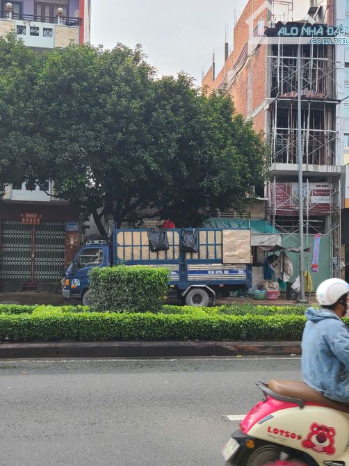 Cách Mặt Tiền 50m Đường 10m DT 13 x 21m CN 220m2.Lạc Long Quân P5 Chỉ  28 Tỷ (TL)