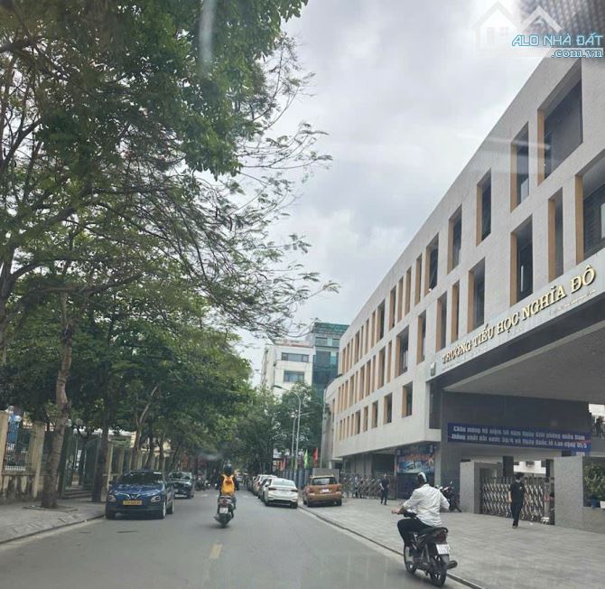 Bán nhà phố NGHĨA ĐÔ, CẦU GIẤY - Gara Ôtô, Thang máy - 65m2, 6 Tầng, Mt rộng - 26,41 Tỷ