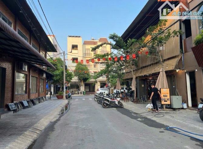 Giá 6,3 tỷ. Bán nhà 1 trệt 2 lầu D2D Thống Nhất- Biên Hoà. Đường 7m. Sổ hoàn công.