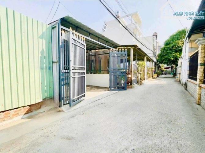 Gấp Bán - Nhà Hẻm Xe Hơi - 85M2 - SHR - Gần Chợ Hiệp Thành - Quận 12
