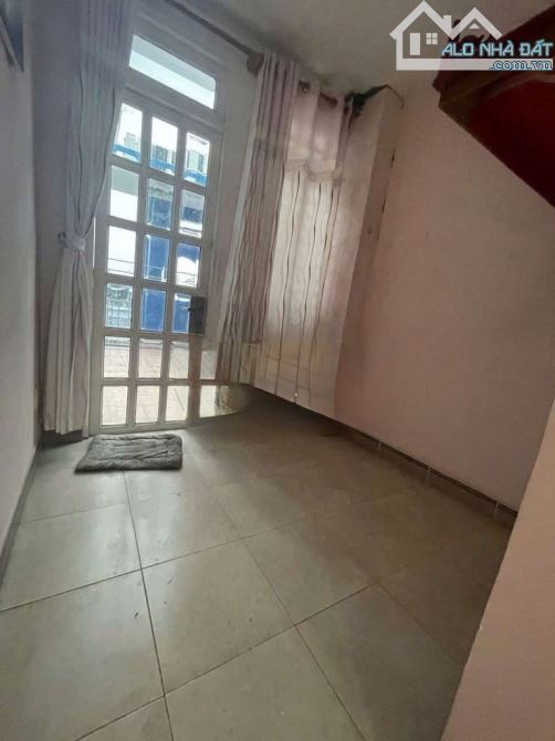 🔥 [HOT] CHO THUÊ NHÀ PHỐ 4 TẦNG MẶT TIỀN KÊNH HOÀNG SA (Q.3) - CHỈ 10 TRIỆU/THÁNG 🏡