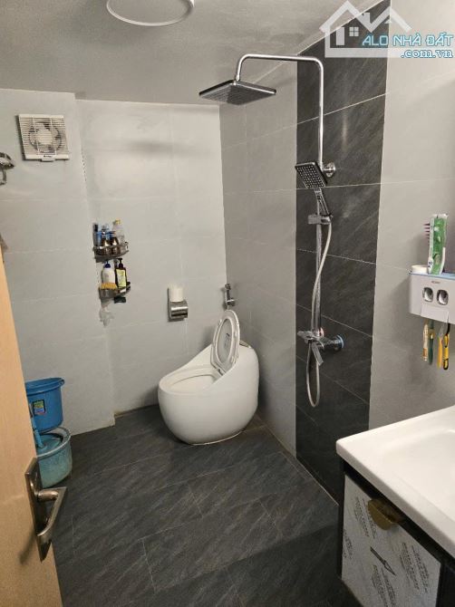Bán nhà mới xây, 7 Tầng, 12 PKK, Quang Tiến, Đại Mỗ, Nam Từ Liêm. 45m2. 13,7 m2