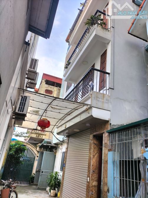 NGÔ QUYỀN - HÀ ĐÔNG - 35m- 3 TẦNG - PHÂN LÔ OTO CHẠY VÒNG QUANH