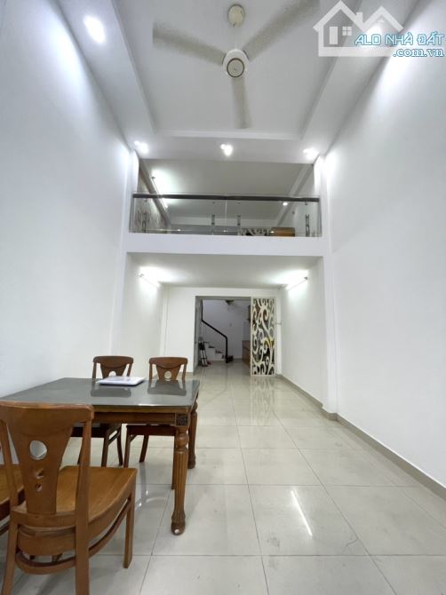 BÁN NHÀ NGUYỄN THỊ MINH KHAI, Q3, 3 TẦNG, 2PN, HẺM THÔNG THOÁNG, SỔ A4, 36M2, NHỈNH 9 TỶ