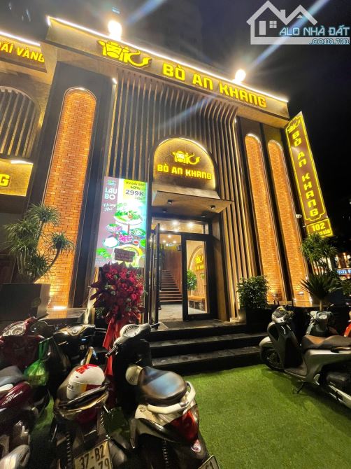 Cho Thuê Biệt Thự 250m² Lô Góc mặt phố Nguyễn Thị Định, quận Cầu Giấy