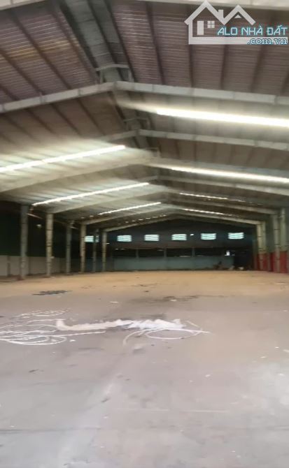 Cho thuê Kho Xưởng 1.800m2 Bình Tân. Đường xe Container 24/24.
