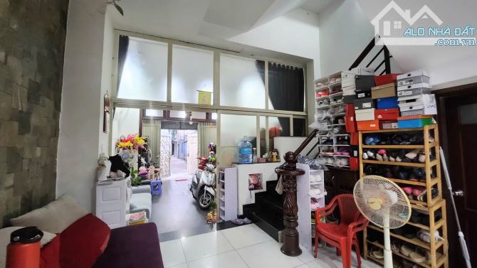 BÁN NHÀ HẺM XE HƠI 149 LÊ THỊ RIÊNG, P. BẾN THÀNH, Q.1, DT 62 M2 chỉ 23 Tỷ