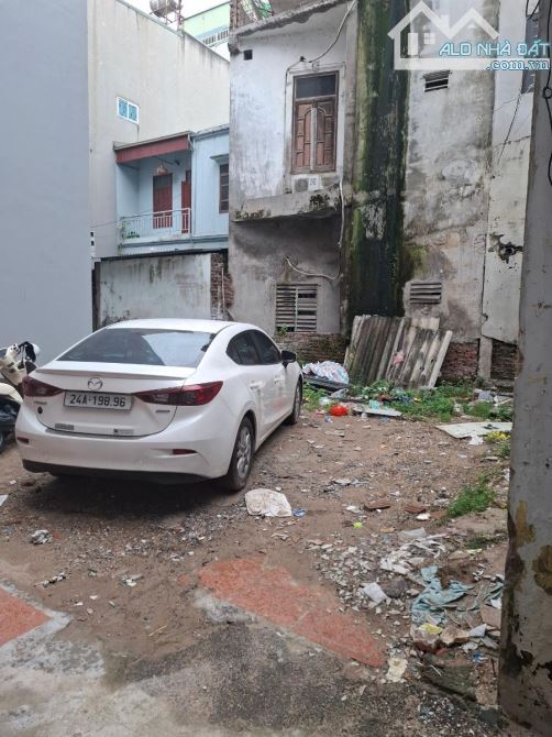 Hiếm bán lô đất vị trí vàng đường Lê Trọng Tấn, 2 mặt thoáng , ô tô đỗ cửa