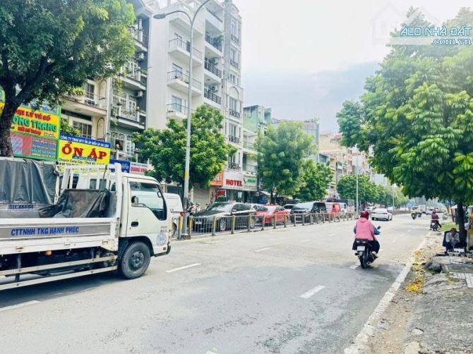 Bán nhà Mặt tiền Ba Tháng Hai, giao Lý Thường Kiệt, 12x16,5m Cấp 4 - tiện xây, 84 tỷ.