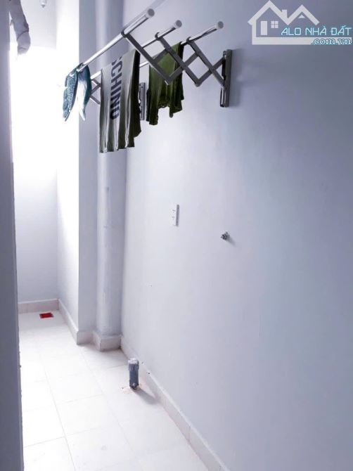 C/c Bàu Cát, Hồng Lạc,Tân BÌnh căn 2p ngủ,không nội thất,9.6tr
