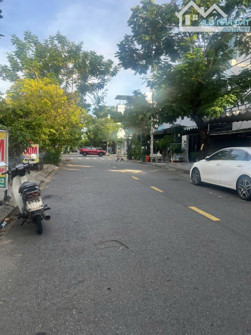 💥💥BÁN LÔ NGUYỄN SẮC KIM ,HOA XUÂN ,SÁT MẸ THỨ TẶNG KÈM NHÀ CẤP 4 GIÁ CHỈ 5TYxxxx.  💥Diệ