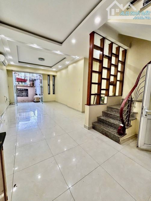 Bán nhà căn góc Đà Nẵng 50m 3,5 tầng giá 2 tỷ 950