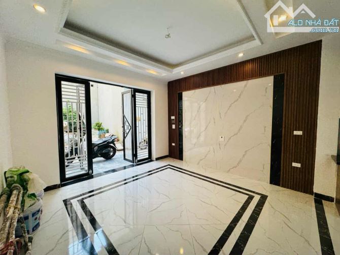 Cần bán Gấp nhà Giáp NHị, Thịnh Liệt, 35m2 x 5 tầng, Mt 3,6m, GIá: 6,05 tỷ( ctl)