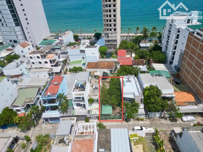 Bán lô đất mặt tiền Dương Hiến Quyền - Nha Trang( ngang 9,5m, sát biển)