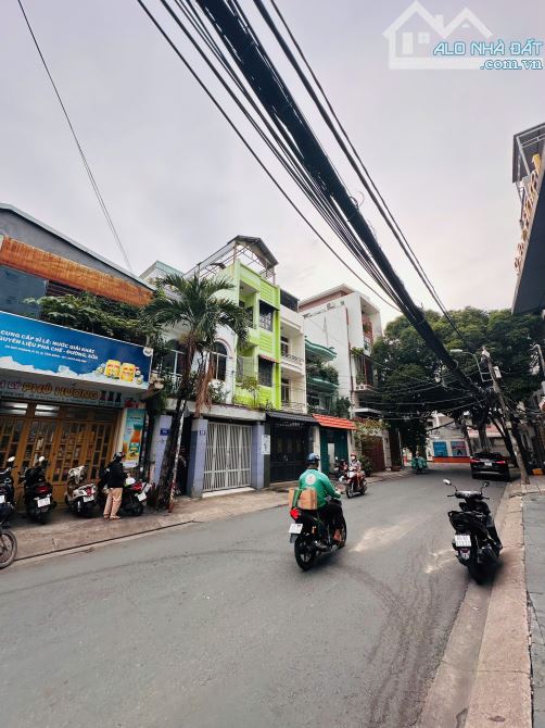 Mặt tiền mà Giá Hẻm, Koo mua căn này tiếc hùi hụi