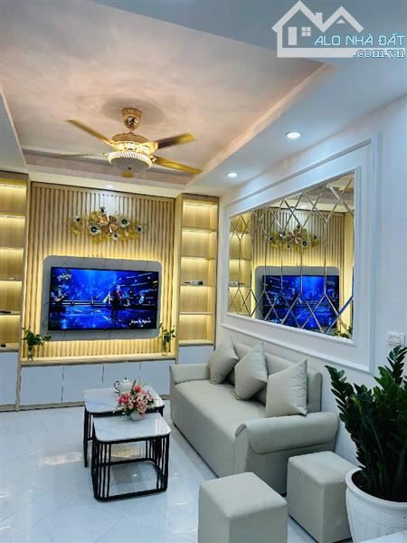 BÁN NHÀ TRẦN KHÁT CHÂN 5 TẦNG GIÁ CHỈ HƠN 6 TỶ