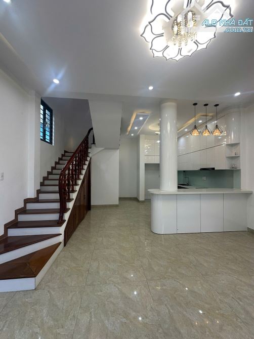 MẶT TIỀN TRẦN THÁI TÔNG – KINH DOANH ĐỈNH – NHÀ MỚI Ở NGAY – KHU AN NINH TỐT