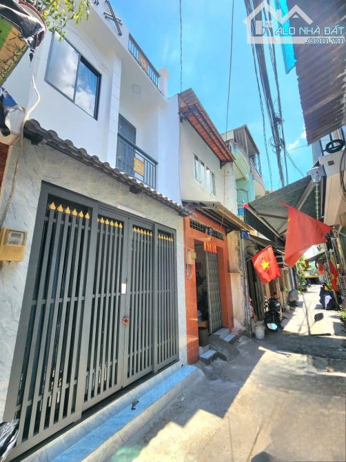 Bán nhà gần mặt tiền, giáp Tân Phú, gần Bốn Xã – 27m², 1 trệt 1 lầu, 2PN, 2WC - chỉ 3 tỷ 2 - 10