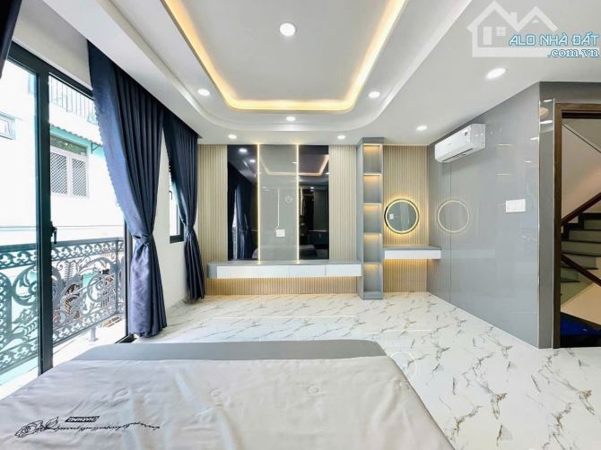 💥9,45 TỈ - MẶT TIỀN KINH DOANH - 5 TẦNG ĐÚC - CHỈ 5 PHÚT RA SÂN BAY - NGAY CHỢ GÒ VẤP - 11