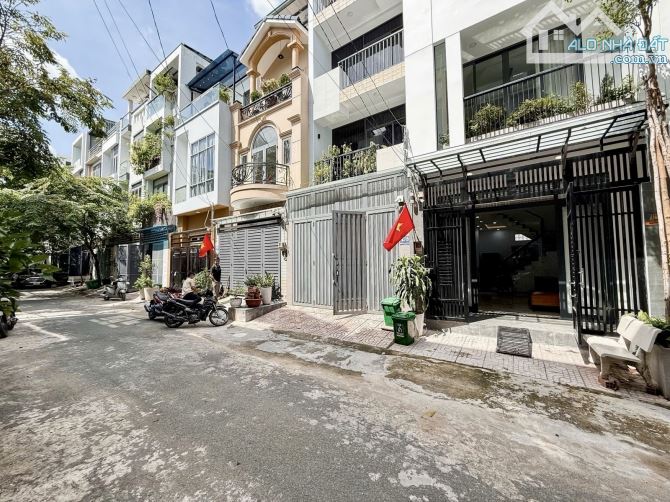 NHÀ ĐẸP NGUYỄN DUY TRINH CHƯA QUA VÒNG XOAY PHÚ HỮU, QUẬN 9 - 54M² – 3 TẦNG - 1