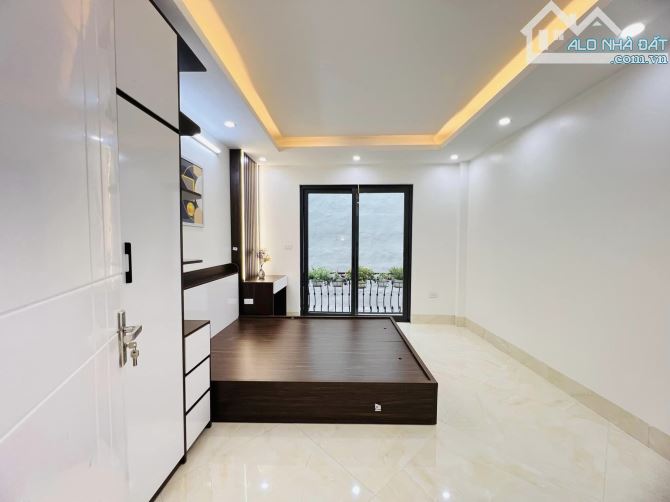 Bán nhà Phố Trương Định, gần phố, nhà mới tặng nội thất, 42m2, 6.1 tỷ - 1