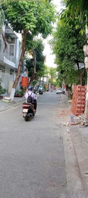 Bán Đất Tặng Nhà Cấp Bốn Mặt tiền Lê Văn Long, Hải Châu, Đà Nẵng - 1