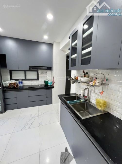 Bán CHDV 4 Tầng - Hẻm xe hơi thông - TN 7% / năm - sát Phạm Văn Đồng - Giá 13.x tỷ - 1