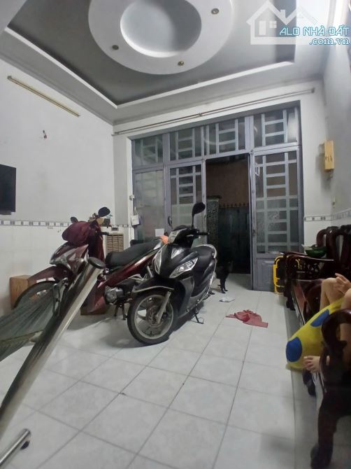 HẺM XE HƠI TRẢI NHỰA MỘT SẸC NGẮN LÊ VĂN KHƯƠNG - GẦN CHỢ THIẾC- 100M2 - GIÁ 5.68 TỶ - 1