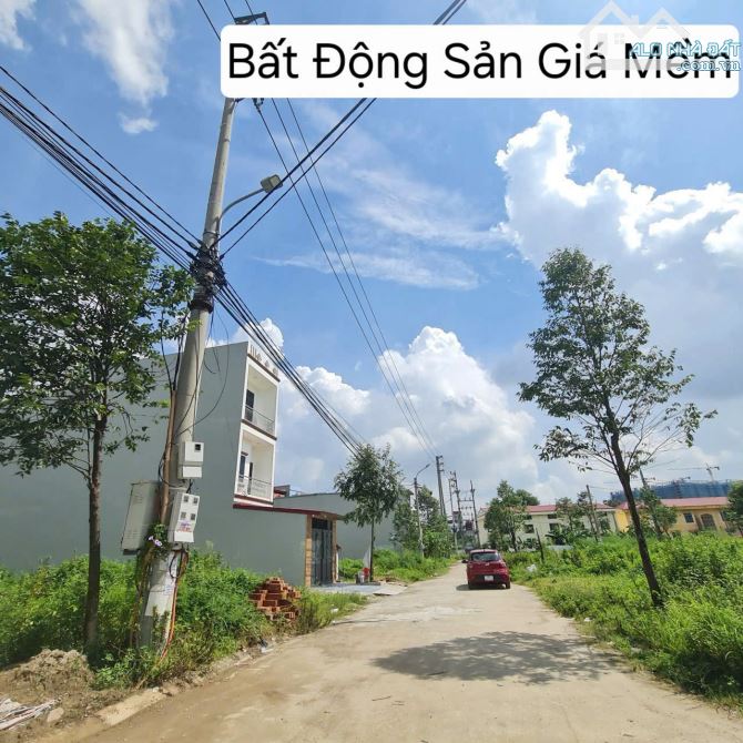 Bán đất Quang Châu . dt 112.4m . mt 4.5m . hậu 8m . hướng ĐB . giá 3 tyr3 - 1