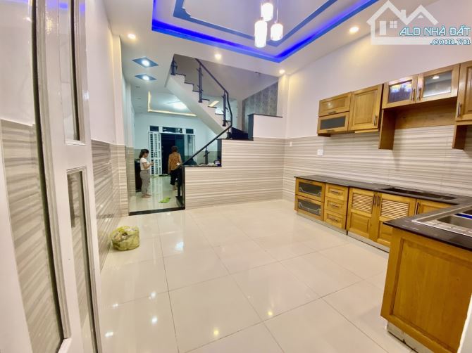 Bán nhà hẻm xe tải sát Tỉnh Lộ 10 giáp đường Tên Lửa Mới 4.1 x 17 ( 69m2 ) 3 tầng giá chỉ - 1