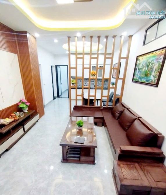 Cho thuê Nhà Tập thể tầng 1 ngõ ô tô Giải Phóng 80m2m, 3PN, 2 WC, 14 Triệu/tháng - 1