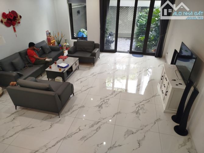 BÁN BIỆT THỰ PHỐ HỒNG TIẾN LONG BIÊN 31 TỶ 121m 3 TẦNG  Ô TÔ KINH DOANH GẦN HC HỒNG TIẾN - 1