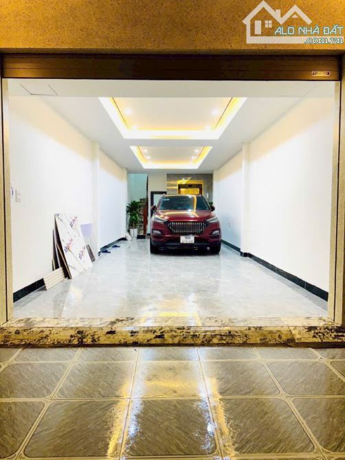 🏠🏠🏠Bán căn nhà 60m2 x 7 tầng , phố Trạm, phường Long Biên, Hà Nội. - 1