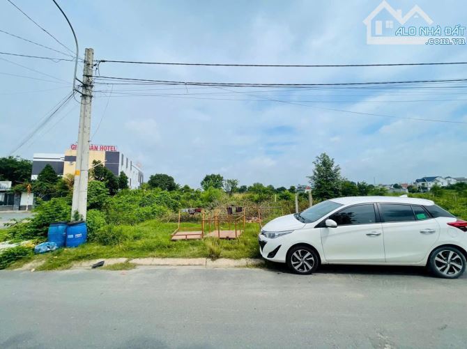 Giá đầu tư 700triệu MT đường Huỳnh Văn Cọ, Thị Trấn Củ Chi 200m2, SHR - 1