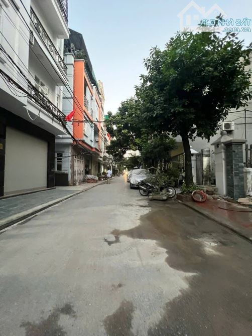 🍎 Bán nhà 2,5 tầng- Tô vũ- văn cao- giá 3,35 tỷ- 36m2 ( mặt đường 7m ) - 1