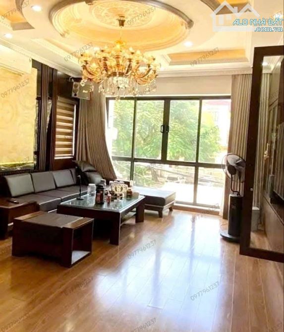 BÁN NHÀ HOÀNG QUỐC VIỆT 66m2 × MT 4,5m. PHÂN LÔ + GARA Ô TÔ + 2 Ô TÔ TRÁNH + VĂN PHÒNG - 1