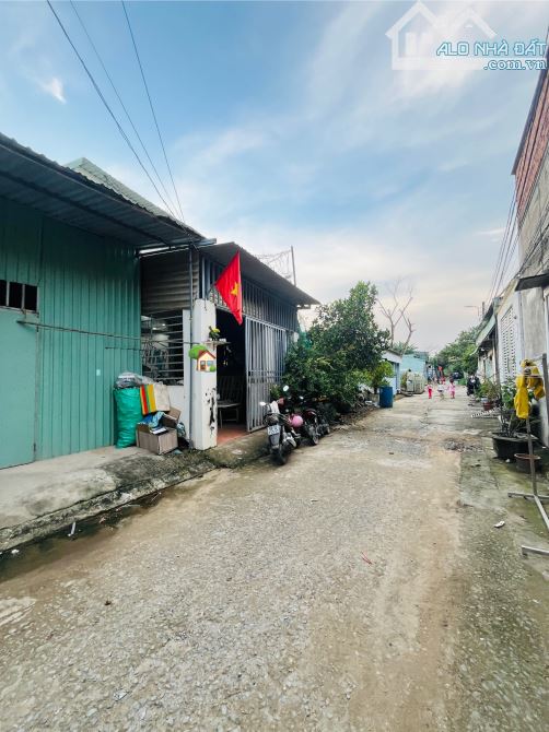 🔷75m  - CHỈ 1,9 tỷ CÓ NHÀ ĐẸP Ỏ NGAY,  TRỆT LỮNG, 3PN,  HẺM XE HƠI, HẺM 624 LÃ XUÂN OAI - 1