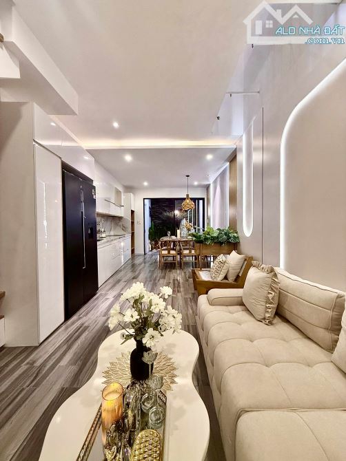 Nhà 3 tầng kiệt oto Nguyễn Công Trứ - đầy đủ nội thất có nguồn thu nhập ổn định - 1