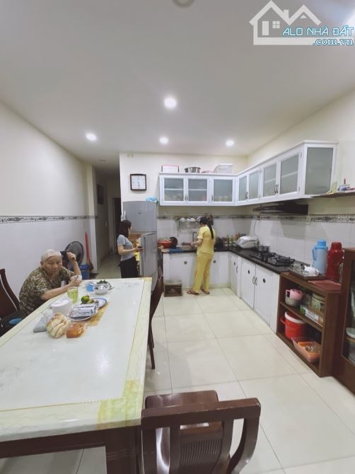 SIÊU PHẨM NHÀ ĐẸP 4 TẦNG- KHU VIP TÂN PHÚ 5p ĐI BỘ RA CÔNG VIÊN - 1