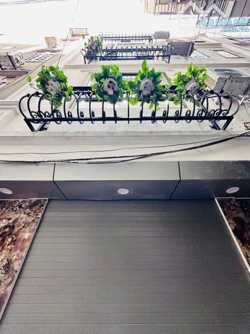 Bán nhà mới tại ngõ 79 Phố Cầu Giấy 30m2 tặng full nội thất - 1