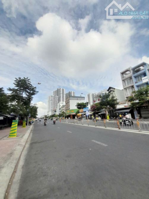 BÁN NHÀ 9 TẦNG LÝ CHIÊU HOÀNG Q6 (4,2 X 27) HDT 42 TRIỆU. GIÁ BÁN 17 TỶ - 1