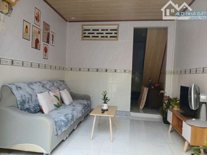 BÁN NHÀ LẦU HOÀN CÔNG - CẶP VÁCH UBND NK - KẾ BÊN CV & VINCOM HÙNG VƯƠNG - 1