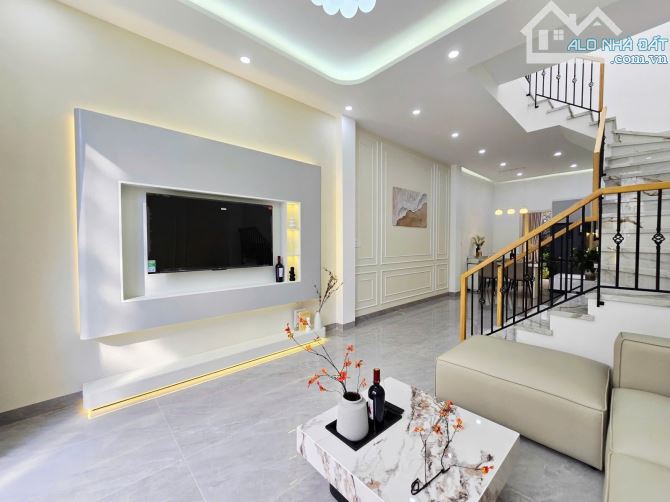 ⸻  Bán nhà 3 tầng kiệt Hàn Mặc Tử, gần trung tâm Hải Châu, Đà Nẵng – Full nội thất, cách - 1