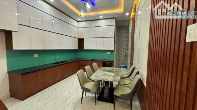 GẤP GẤP !!! BÁN NHÀ HẺM 2 XE HƠI, SÁT MẶT TIỀN, GIÁ 3 TỶ 9 TL, SỔ HỒNG RIÊNG - 1