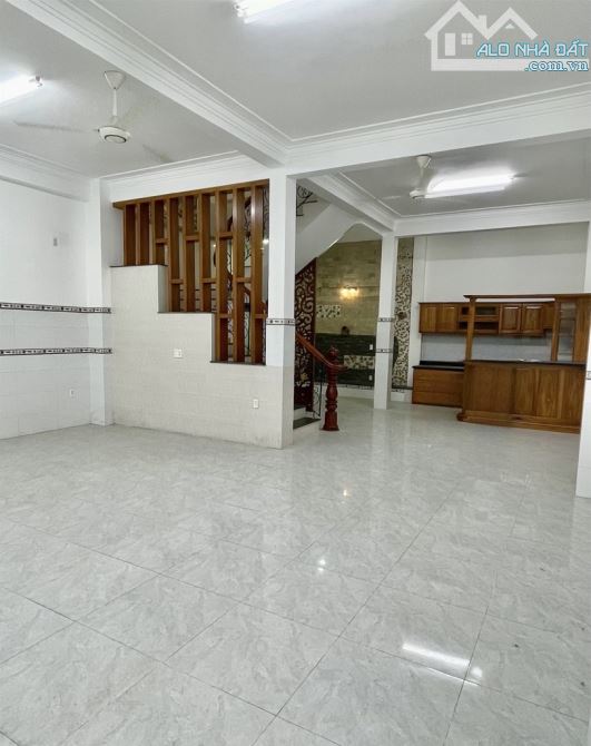 Siêu phẩm 4 tầng Tân Phú, 7x18m, HXH, ngay mặt tiền, chỉ 16.8 tỷ - 1