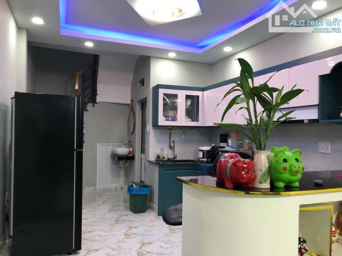TÌM ĐÂU RA! Bán Nhà 4 Tầng Cực Đẹp Nguyễn Đình Chiểu, 30m2, Nhỉnh 5 Tỷ TL - 1