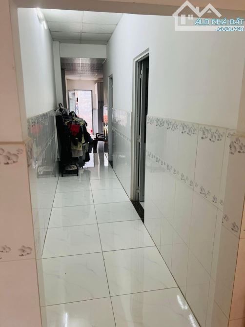 Hơn 5 đồng - Mua ngay 151m2 nhà cấp 4 - Lê Văn Lương - HXH 6M - 1