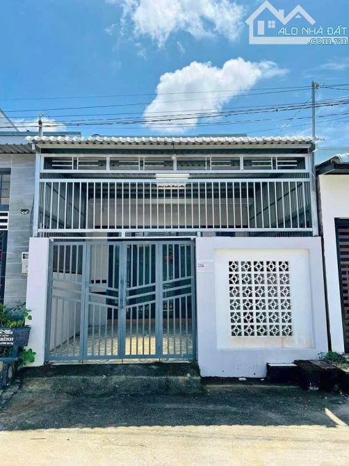 Cô 8 gửi bán căn nhà 1 triệt 1 lững. Gần chợ Thới Tứ- Hóc Môn giá 810tr.SHR - 1