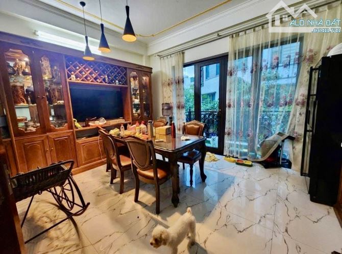Chủ nhà kỹ sư, bán lại căn nhà phố Nguyễn Văn Lộc, Hà Đông. Dt 58m2, 5 tầng, mt 6m, giá 18 - 1