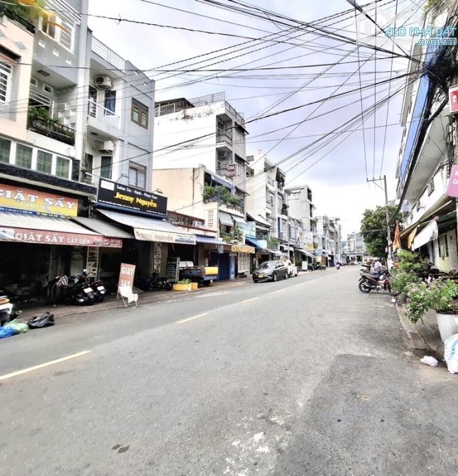 BÁN NHÀ MẶT TIỀN ĐƯỜNG XE TẢI NGAY KHU TÊN LỬA, 4x20M, 3 TẦNG, CHỈ HƠN 8 TỶ - 1